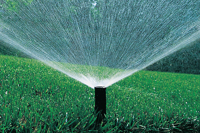 Modern Tarımın Vazgeçilmezi: Yağmurlama Sulama Sistemleri